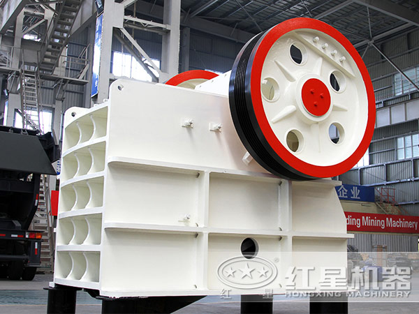 立足市场需求，红星机器推出时产20吨新型颚式破碎机