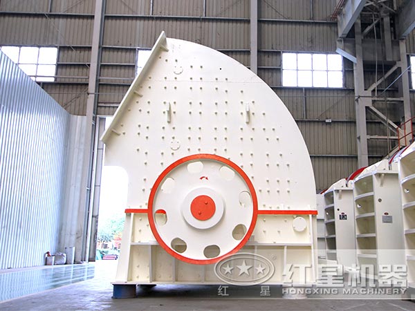 破碎青石的重锤式破碎机多少钱？哪个厂家好